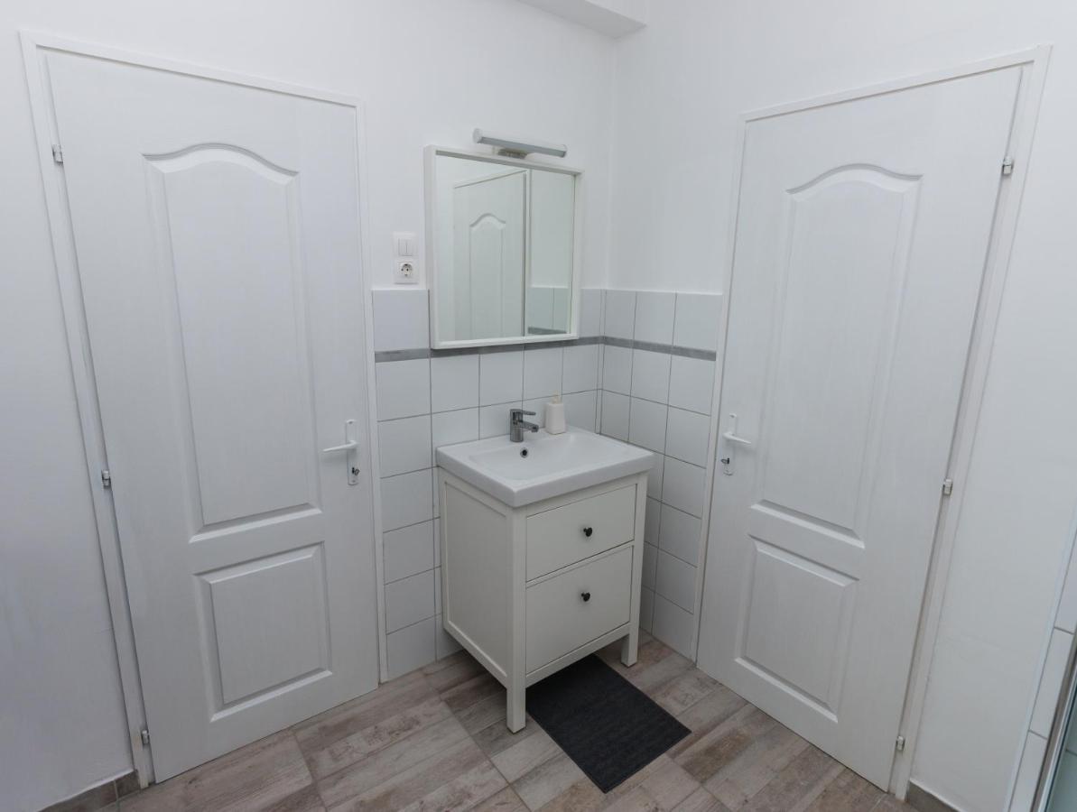 Good Life Home Apartment Сентендре Экстерьер фото